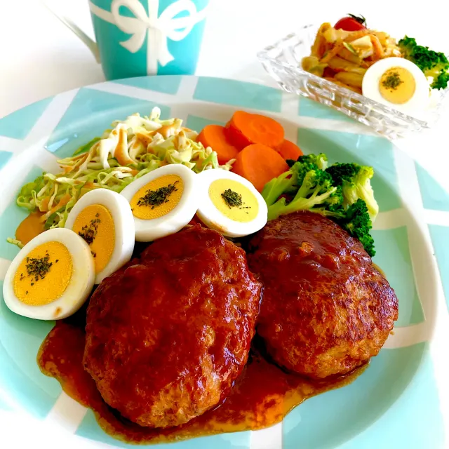 Snapdishの料理・レシピ写真:豆腐ハンバーグ｜節約でもゆずれない！美味しくてバランスのいいメニュー♪