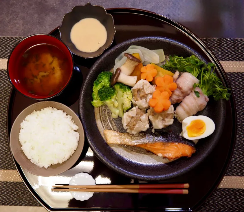 豚肉の豆苗巻きとたっぷり蒸し野菜のワンプレート風♪|こりちゃんさん