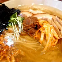 【TRYラーメン大賞2019 - 20 新人賞 にぼし部門1位】 
新潟中華そば うめ川 
あっさり味噌中華そば (1,000円) 
＋ライス (100円)
＋岩のり (うめ川Tシャツ着用で無料) 
@板橋区役所前5分 
(赤羽から徒歩37分) 
25053
〈醤30塩7噌󠄀6タ2昆3出2F3冷0〉