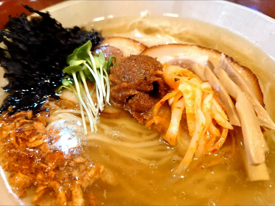 【TRYラーメン大賞2019 - 20 新人賞 にぼし部門1位】 
新潟中華そば うめ川 
あっさり味噌中華そば (1,000円) 
＋ライス (100円)
＋岩のり (うめ川Tシャツ着用で無料) 
@板橋区役所前5分 
(赤羽から徒歩37分) 
25053
〈醤30塩7噌󠄀6タ2昆3出2F3冷0〉|大脇さん