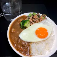 20:18 カレーライス🍛焼き野菜と目玉焼き|へれ子さん