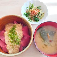 2025 0223　まぐろのザクザクみそとろろ丼　水菜のおひたし　なめことわかめのお味噌汁|いもこ。さん