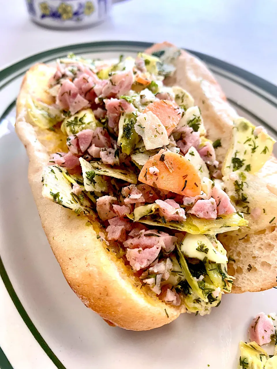 Salsiccia and White Cabbage Sandwich|gonbenさん