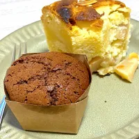 娘（25歳）が作ってくれたりんごのケーキとチョコレートケーキ|Kouji  Kobayashiさん