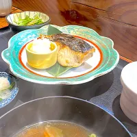 さわらの焼き魚定食 in りん|chariotさん