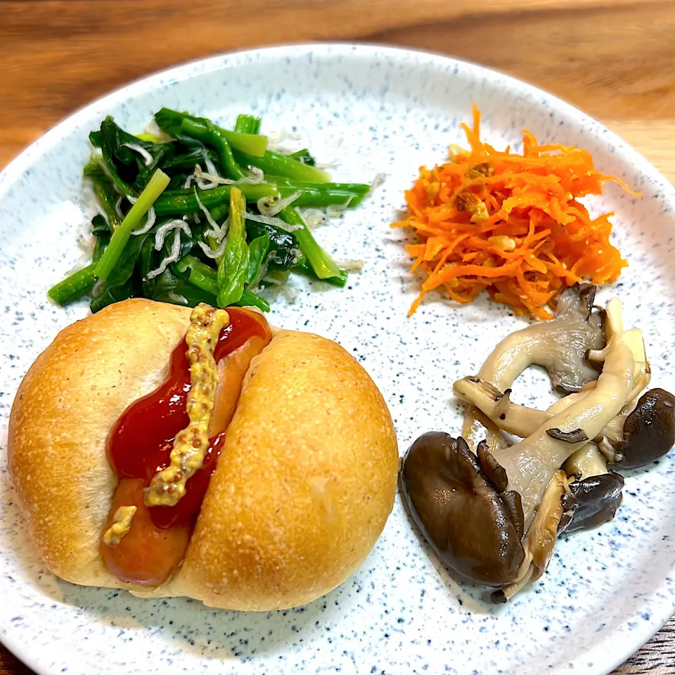 手作りパンと今週の常備菜たち|🍮ぷりぷりざえもん🍮さん