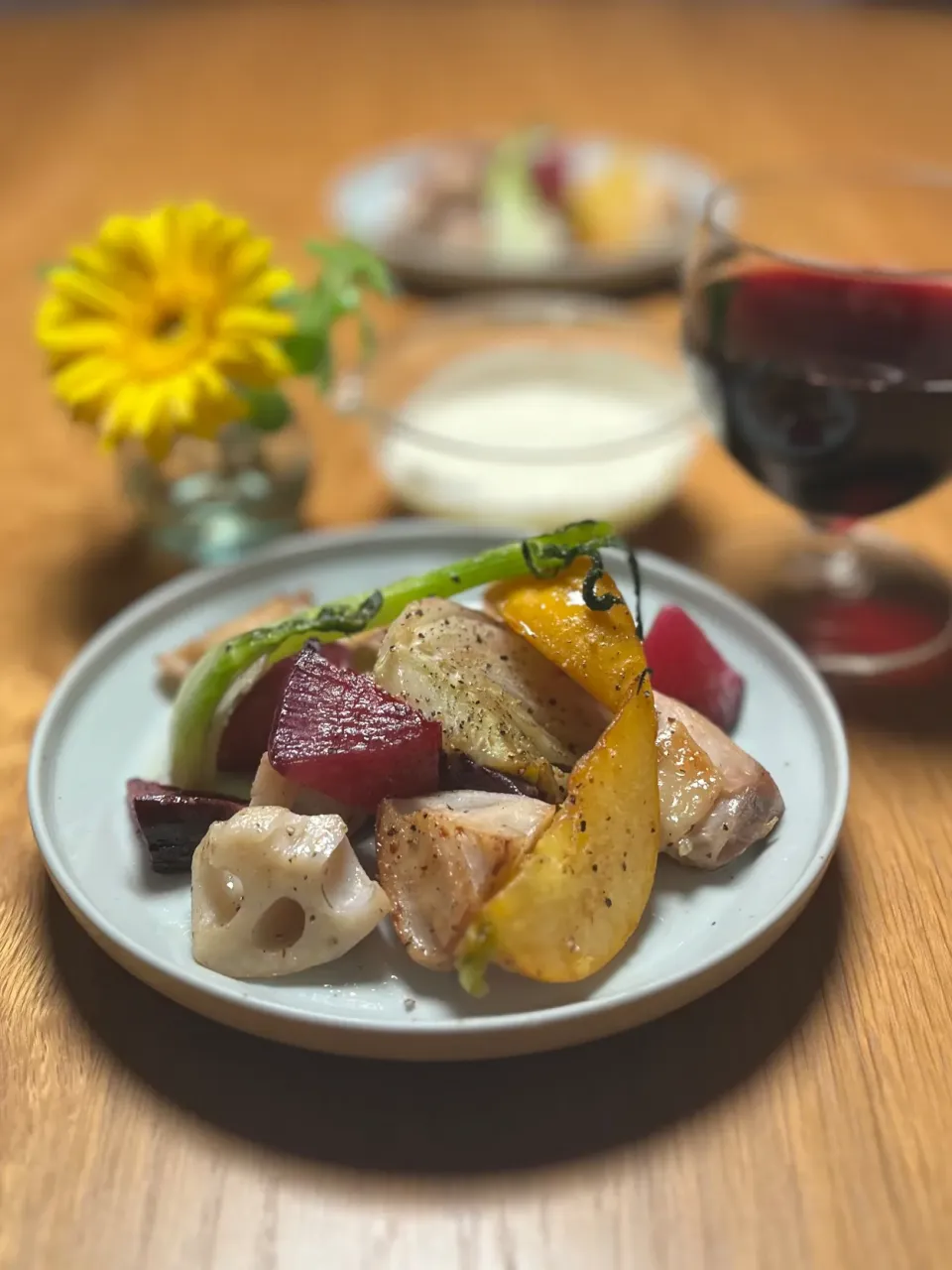 2/24の夕食　春野菜のホットサラダ|yoneさん