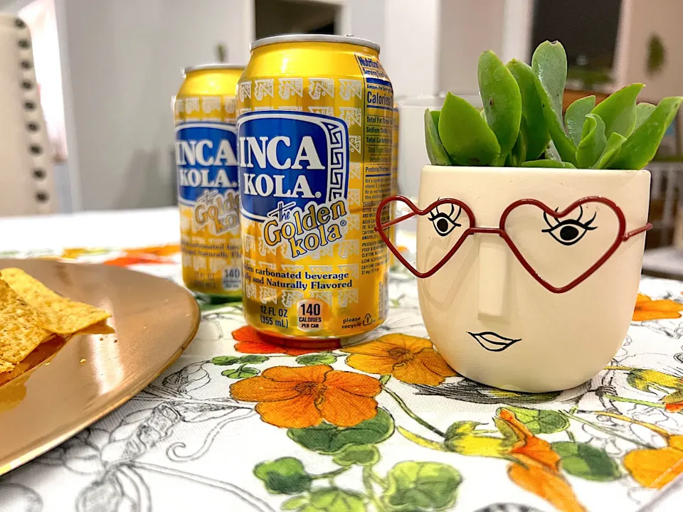 ペルーのコーラ　”INCA COLA”|zさん