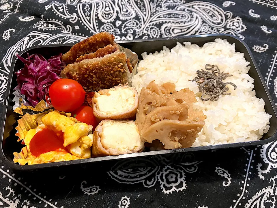 2025.2.25 息子弁当　◎絹揚げ肉巻き　◎さんまごま焼き　◎卵焼きカレー塩　◎蓮根のきんぴら　◎紫キャベツのピクルス|goroさん