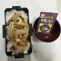 パパ弁☆豚トロ炒め丼☆お吸い物|Saharaさん