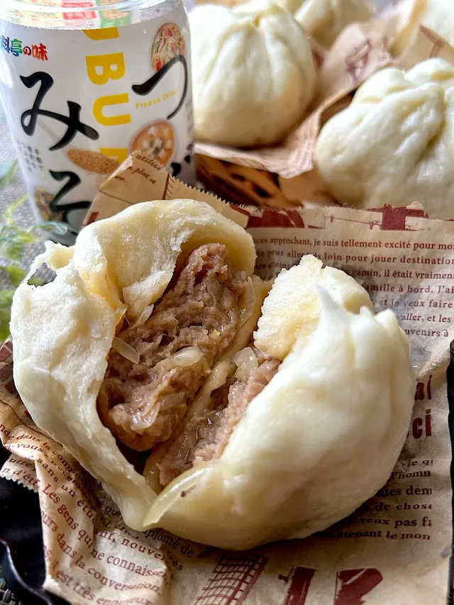 Snapdishの料理・レシピ写真:つぶみそ de みそ肉まん｜【つぶみそ】をかけるだけで、料理の楽しさが急上昇！かけたい時が「みそ変」チャンス！