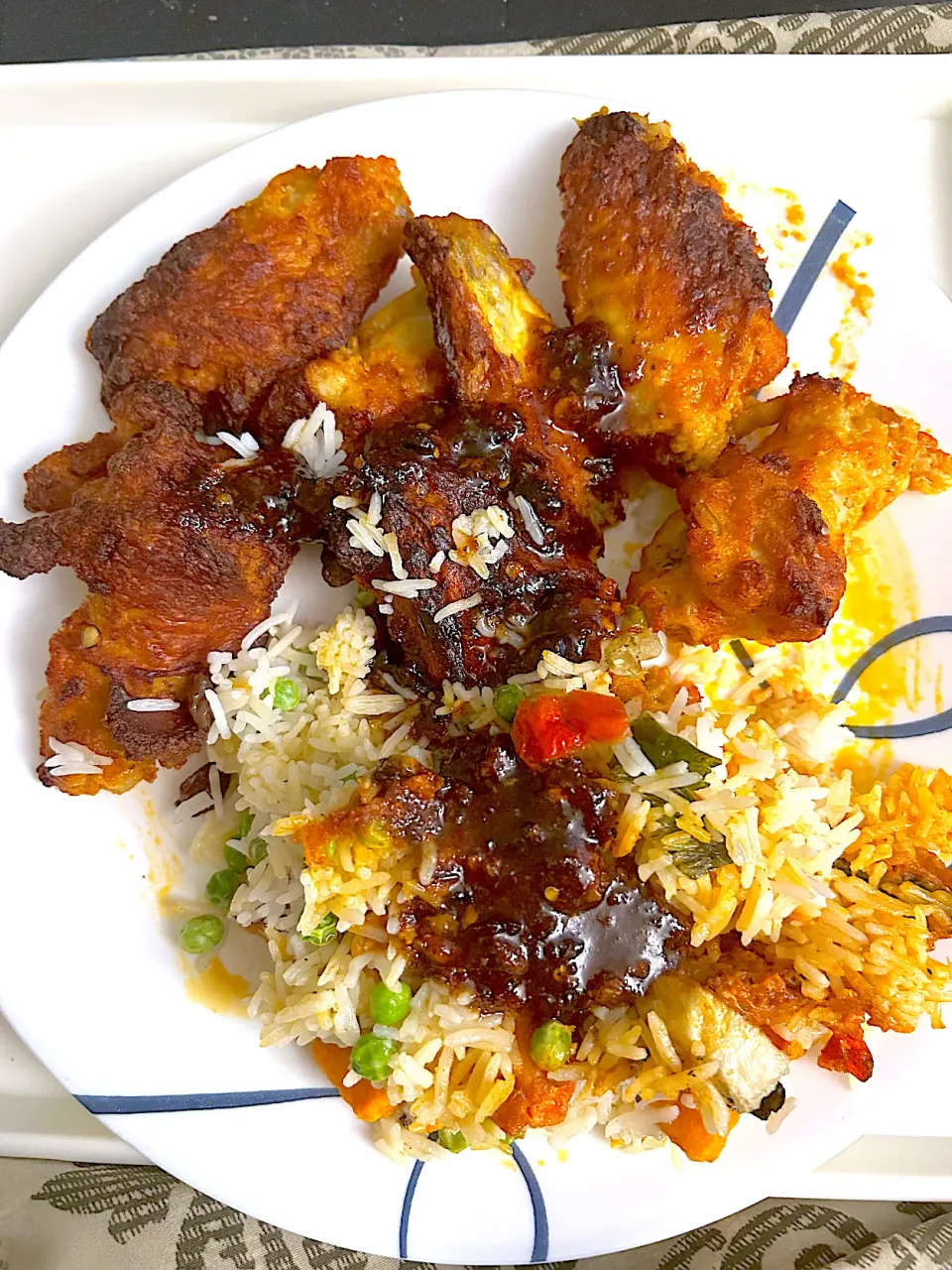 Buffalo wings with ginger jasmine rice with sweet and spicy sauce|Kareem Boogieさん