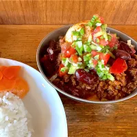 チリコンカン冬🫘🍛味玉トッピング🥚ピクルスマシマシ🥒|buhizouさん