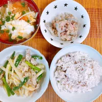 豚肉とじゃがいものマヨ醤油炒め♡れんこんとツナのサラダ♡トマトと卵の中華スープ♡|まゆかさん