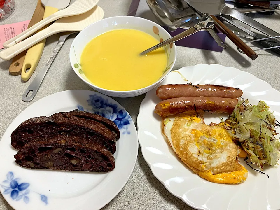 実家訪問中|コマツ菜さん