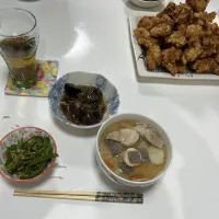 晩御飯☆唐揚げ☆ピーマンと雑魚の炒めもの☆揚げなすの煮浸し☆豚汁|Saharaさん