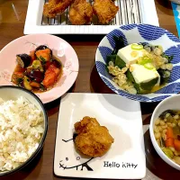 鶏の唐揚げ　もち麦と色々野菜のスープ　おつゆ豆腐　トマトと茄子の香味和え|おさむん17さん