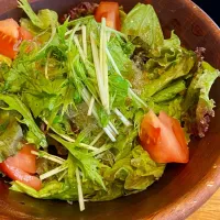 「エダムと水菜のサラダ」🥗
自家製パンとスープを添えて朝ごはん|ばくあんしゃさん