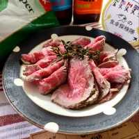 世界の食卓探検隊🌏ブラックペッパーたっぷりローストビーフ| ナオミさん