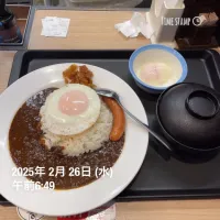 ソーセージエッグカレー🍛|shinozakiさん