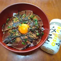 つぶみそかつおのたたき漬け丼😋🐟️🍚|ソコツモノさん