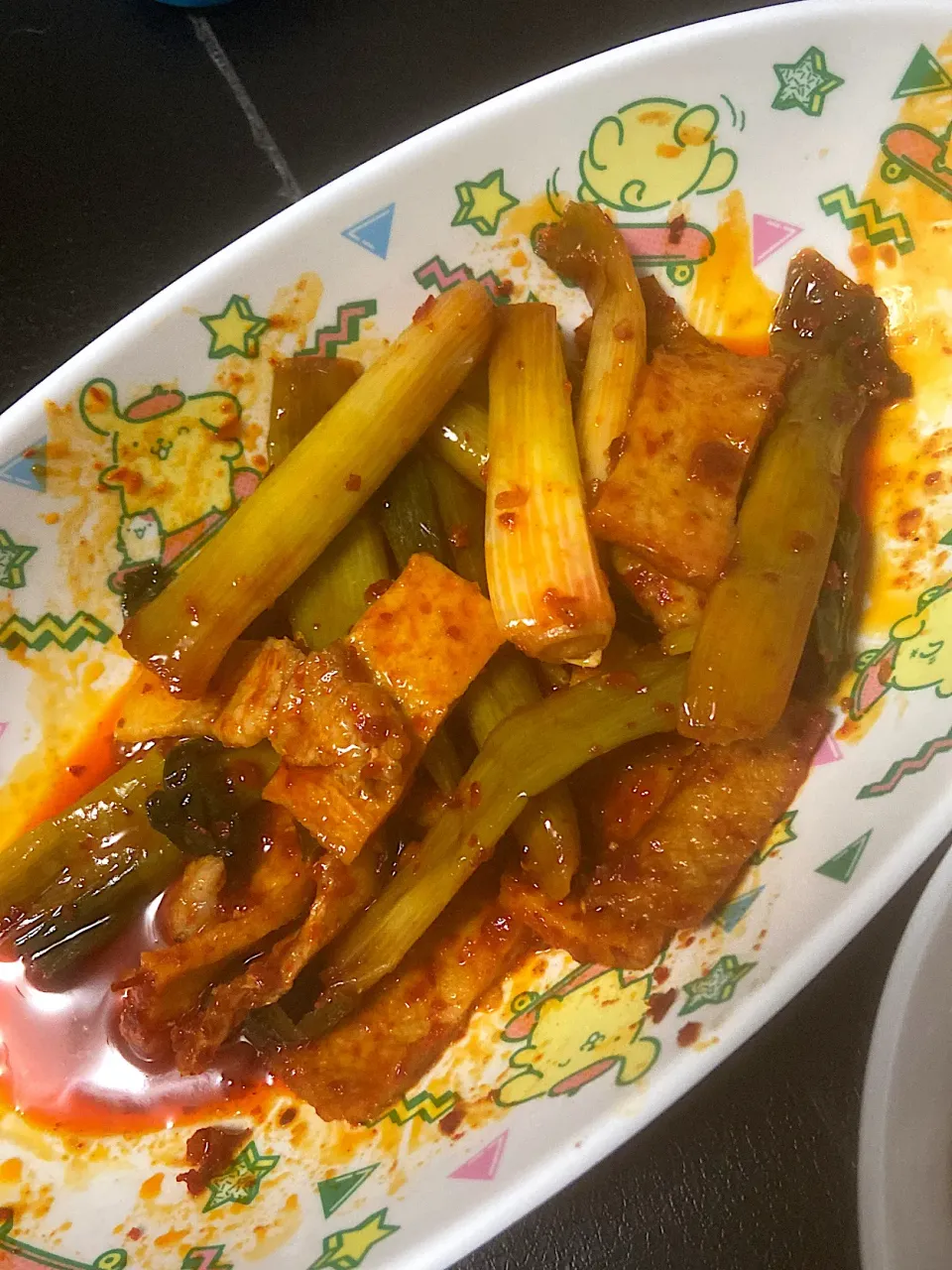 ネギキムチと豚肉と韓国おでんの炒め物|晏如さん