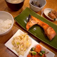 鮭カマの夕ご飯|だまさん