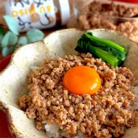 つぶみそで肉味噌からの"そぼろ丼"