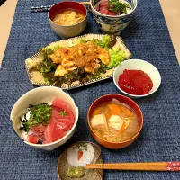 マグロとろろ丼、鶏胸肉のしぐれ煮、　　　　　お味噌汁|kekekeさん