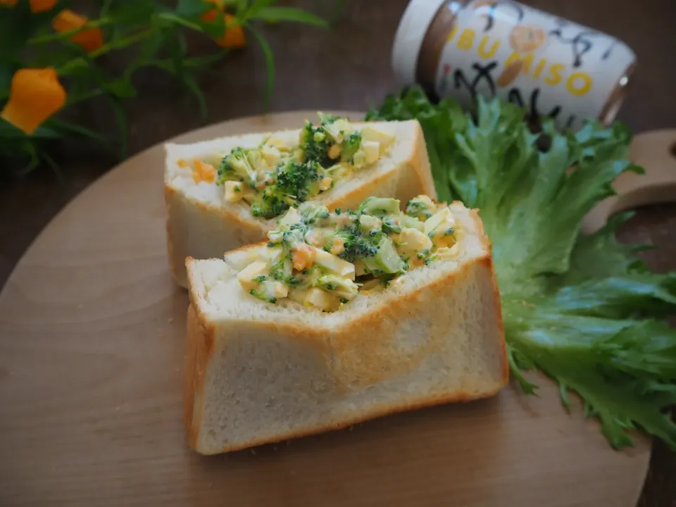 卵とブロッコリーのポケットサンド|seiko_funfoodさん