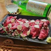 つるひめさんから頂いた日本酒で牛タタキ| ナオミさん