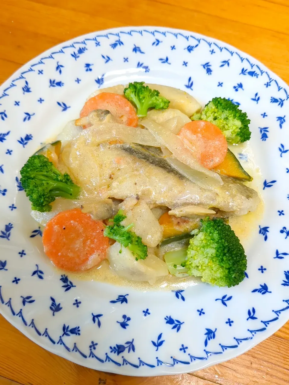 ブリのムニエルホワイトソースかけ🐟️|まゆめろさん