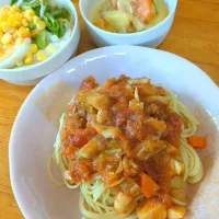 春野菜とシーフードのトマトソースパスタ🍝🍅|まゆめろさん