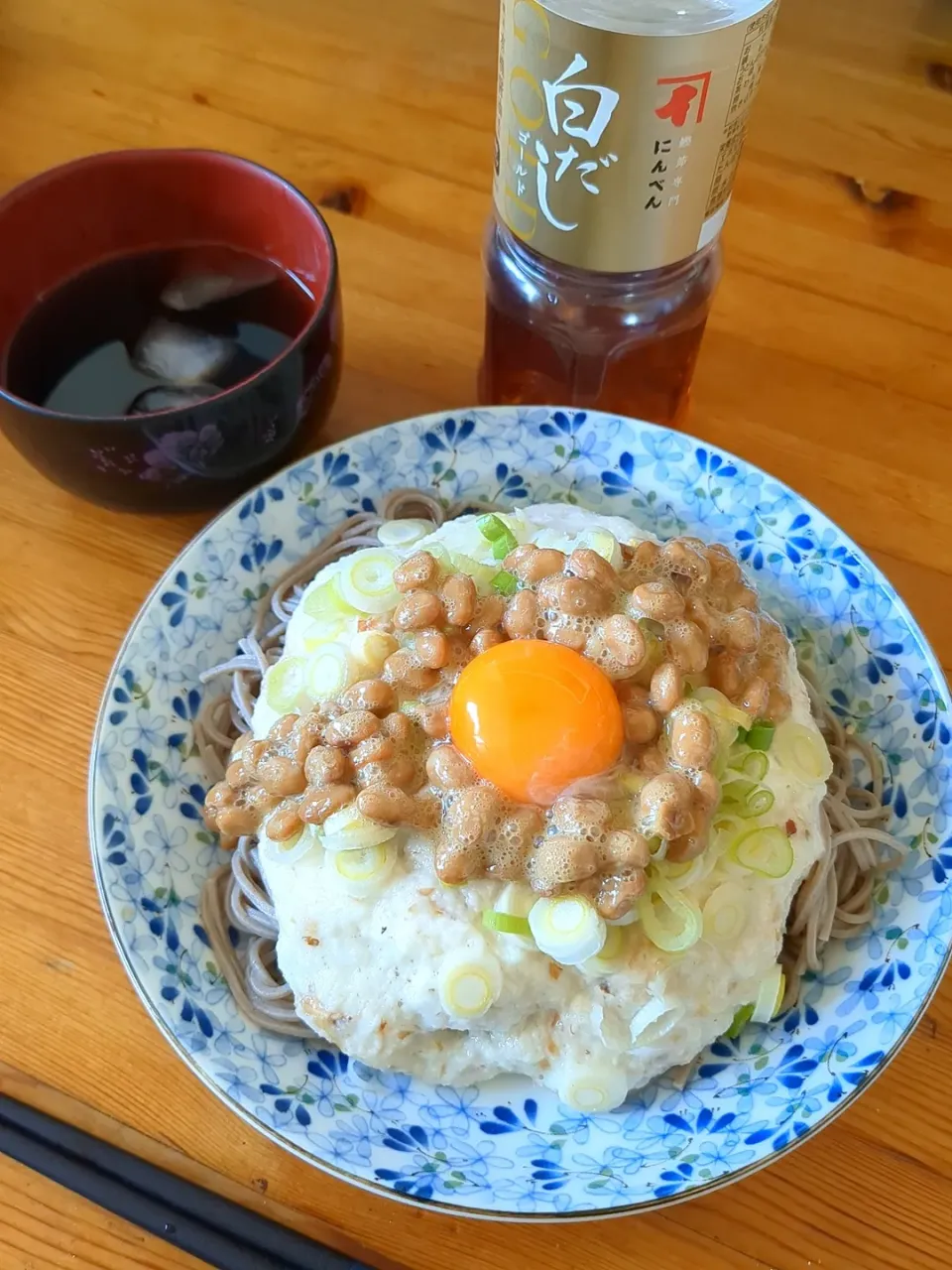 にんべんの白だしでとろろ納豆卵蕎麦🥢|まゆめろさん