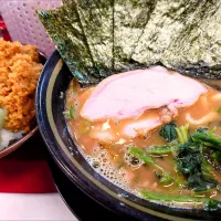 【食べログ TOP 5000】 
IEKEI _ TOKYO 王道家直系 
ラーメン (900円、麺柔らかめ/ 
味薄め/油少なめ) 
－麺少なめ 
＋海苔 (5枚、麺少なめサービス) ＋ライス (150円) 
@末広町2分 
(JR御徒町駅から徒歩5分)
25058
〈醤34塩8噌󠄀6タ2昆3出2F3冷0〉