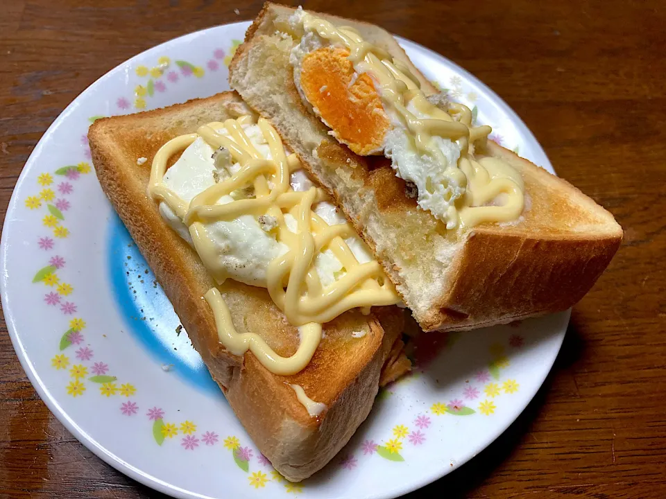 たまごトースト|はっちぃさん