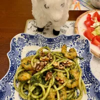 2025/2/28 バジルソース、えびとくるみのパスタ  Bucatini with Basil Sauce, Shrimp and Walnuts|19 Boys & 野鳥さん