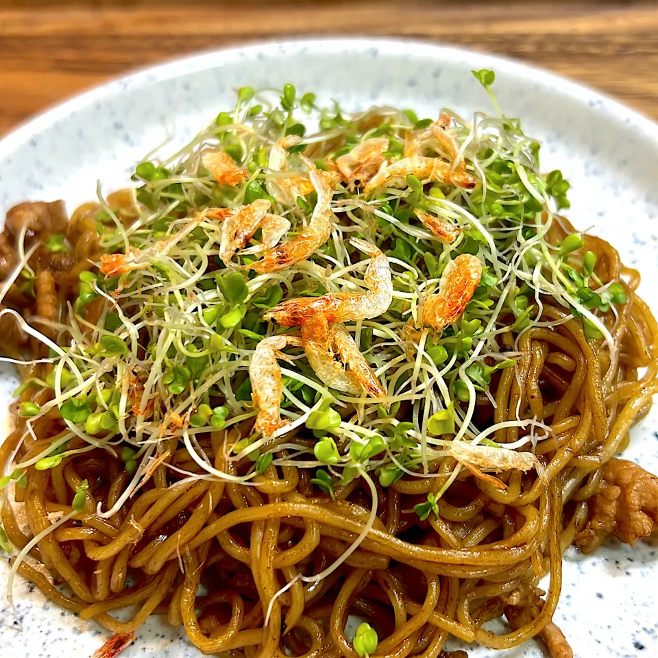 桜エビとブロッコリースプラウトの焼きそば|🍮ぷりぷりざえもん🍮さん