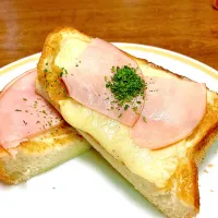 ハムマヨチーズ🧀トースト🍞|まいりさん