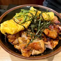 だし巻き焼き鳥丼|はっちぃさん