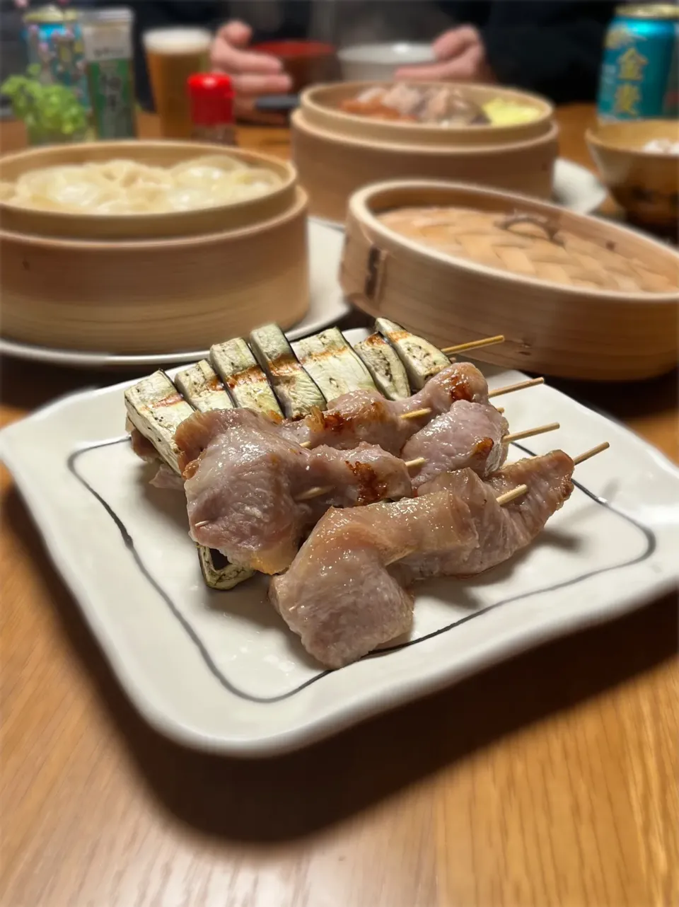 3/1の夕食　豚トロと長茄子の串焼き|yoneさん