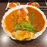 チキン薬膳カレーとバターチキンカレーの　あいがけ|ちゃみこさん