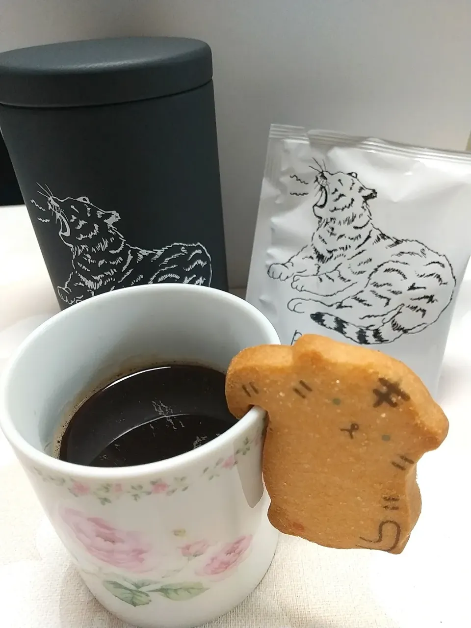☆今日のおやつ☆ お土産  クッキーとコーヒー|hamamaさん