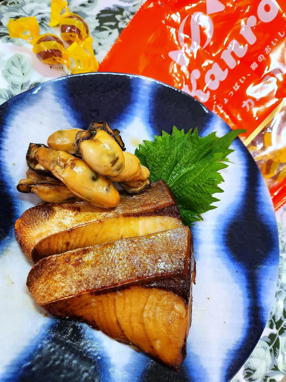 🔷🍬カンロ飴醤油de🐟天然鰤と広島県産牡蠣の🌃一夜干し🔷|@きなこさん