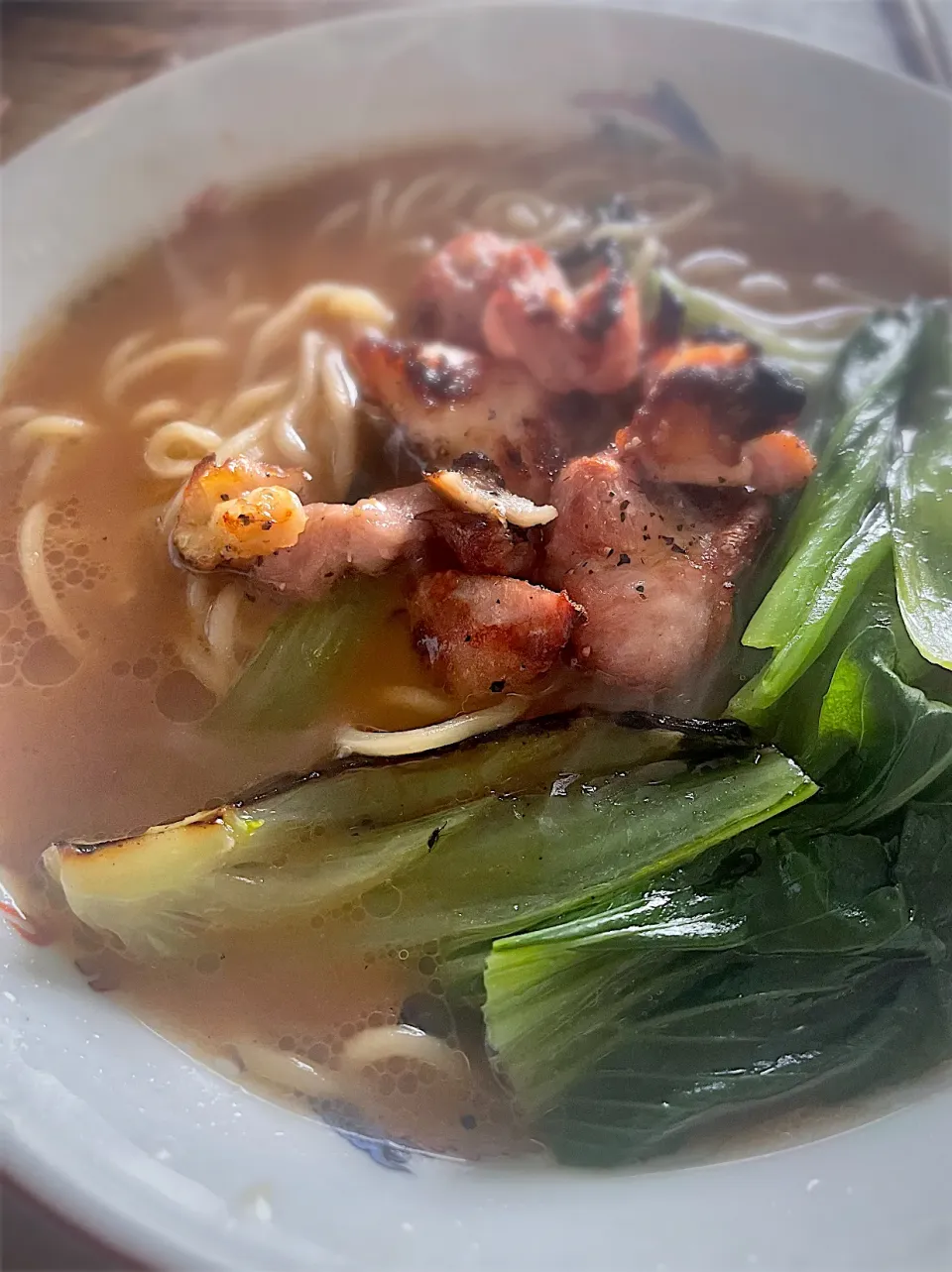 塩麹で柔らか鶏もも添えラーメン|akiさん