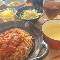 ビーツ練り込みパスタでお昼ごはん🍝|mokoさん