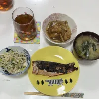 晩御飯☆鯖みりん☆もやしと豆苗のみそマヨサラダ☆チキンチキンごぼう☆みそ汁（玉葱・わかめ・じゃが芋）|Saharaさん