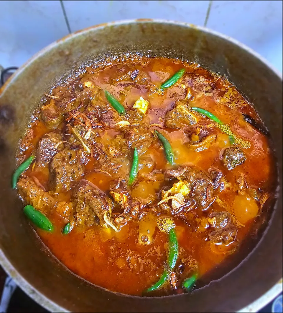 straight from the oven mutton karahi 😋|Sabrina R.さん