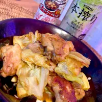 鶏もも肉とキャベツのyummy！炒め😋🍻💕✨| アイさん