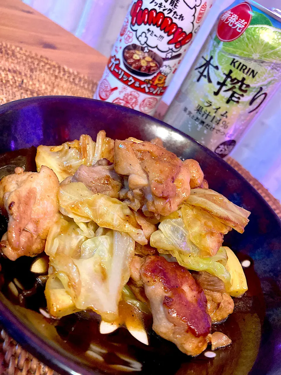 鶏もも肉とキャベツのyummy！炒め😋🍻💕✨|アイさん
